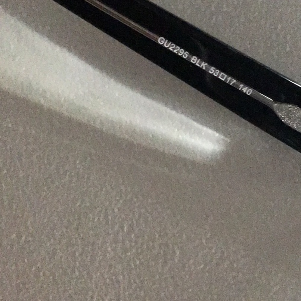 Guess eyeglass frames - Picture 3 of 6